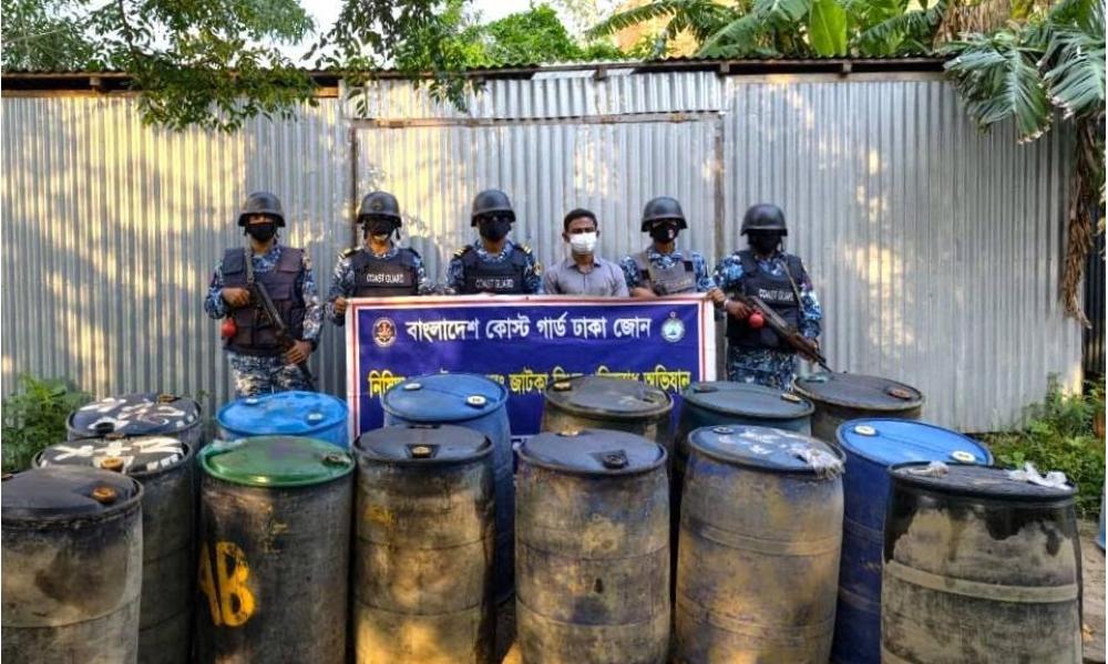 অবৈধভাবে মজুদকৃত ২ হাজার ৮০০ লিটার ডিজেল জব্দ, ৪ ব্যবসায়ীকে জরিমানা