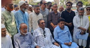চাঁদপুরে সেতু থেকে নিয়ন্ত্রণ হারিয়ে রোলার খাদে