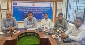 লঞ্চঘাটে