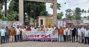 অরক্ষিত হয়ে পড়ছে চাঁদপুর-লাকসাম রেলগেইট