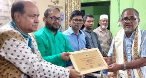 চাঁদপুরে কোস্টগার্ডের অভিযান : কারেন্ট জাল ও অবৈধ পলিথিন জব্দ