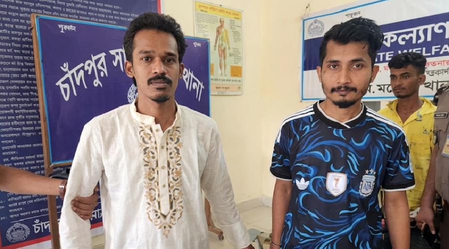 চাঁদপুরে ছাত্রলীগের ৩ নেতাকর্মী আটক চাঁদপুরে ছাত্রলীগের ৩ নেতাকর্মী আটক