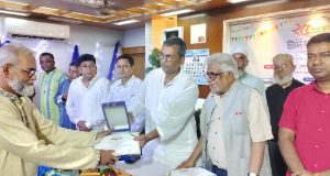 চাঁদপুরের সংবাদপত্র ব্যবসায় ৪৪ বছরের কিংবদন্তি সামছুল হক মোল্লা