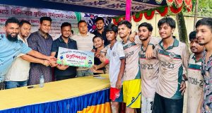 মতলবে দুর্বৃত্তের বিষ প্রয়োগে লক্ষাধিক টাকার মাছ নিধন
