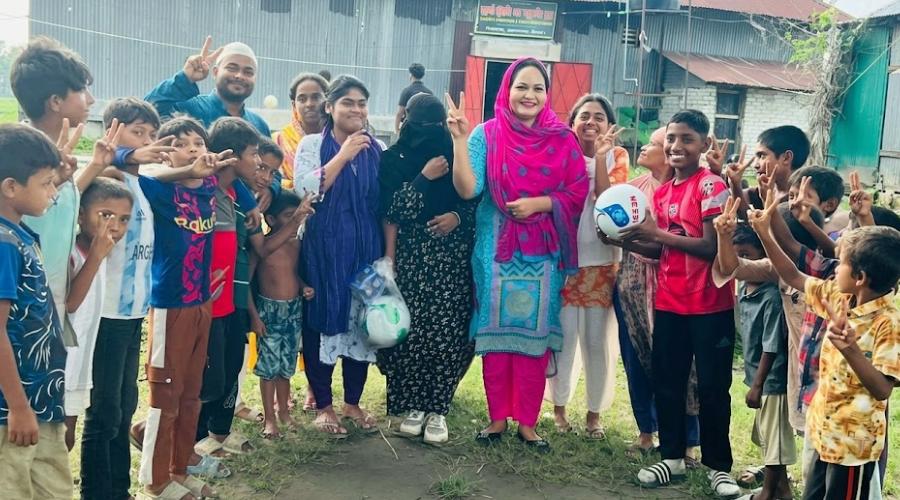 বিজয়ী ফাউন্ডার তানিয়ার উদ্যোগে ক্রীড়া সামগ্রী বিতরণ বিজয়ী ফাউন্ডার তানিয়ার উদ্যোগে ক্রীড়া সামগ্রী বিতরণ