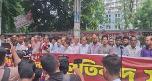 ট্রেনে নারীদের