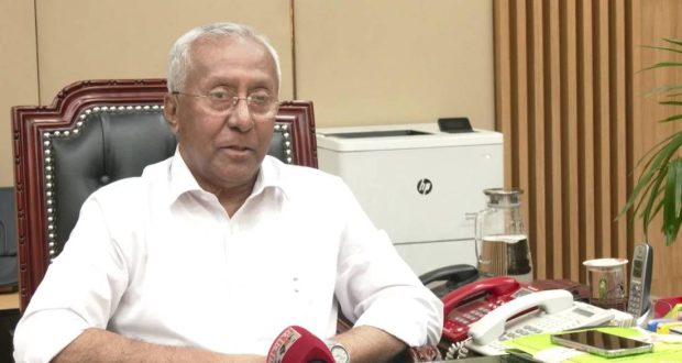 নির্বাচনে