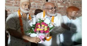 শেখ ফরিদ আহমেদ মানিককে ছেংগারচর কলেজ ছাত্রদলের ফুলেল শুভেচ্ছা