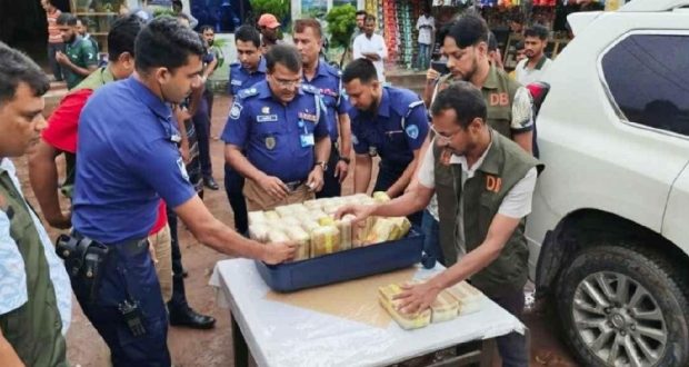 গাড়িতে