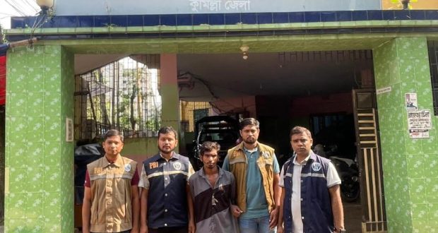 বৃদ্ধাকে
