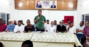 অবৈধ অটোবাইক-সিএনজির দখলে চাঁদপুর শহর : তীব্র যানজট