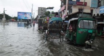 টানা বর্ষণে চাঁদপুর শহরে কমছে না জলাবদ্ধতা